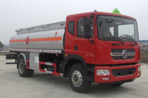 東風(fēng)多利卡D9油罐車圖片 東風(fēng)多利卡D9油罐車圖片