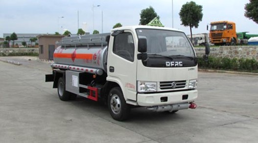 玉柴115馬力5噸加油車(chē)圖片 玉柴115馬力5噸加油車(chē)圖片