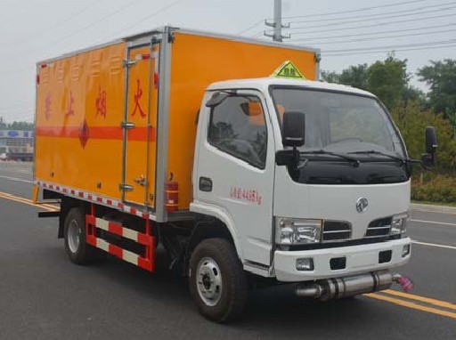 東風(fēng)福瑞卡4.2米易燃液體廂式運輸車圖片 東風(fēng)福瑞卡4.2米易燃液體廂式運輸車圖片