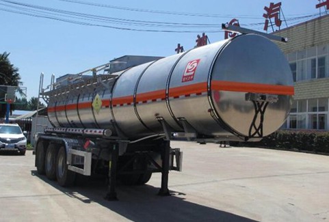 液態(tài)硝酸銨罐式半掛運(yùn)輸車圖片 液態(tài)硝酸銨罐式半掛運(yùn)輸車圖片