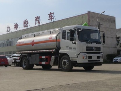 國六東風天錦鋁合金油罐車圖片 國六東風天錦鋁合金油罐車圖片