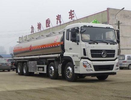 國六東風(fēng)天龍前四后八鋁合金油罐車圖片 國六東風(fēng)天龍前四后八鋁合金油罐車圖片