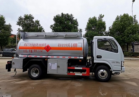 甲醇乙醇罐式運(yùn)輸車圖片 甲醇乙醇罐式運(yùn)輸車圖片