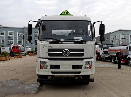 甲醇乙醇罐式運(yùn)輸車圖片 甲醇乙醇罐式運(yùn)輸車圖片