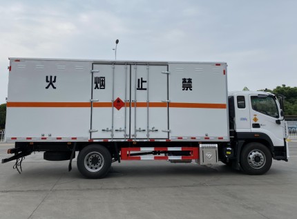 ����6.8�׸���W���W�R��3���ȼҺ�w��ʽ�\ݔ܇