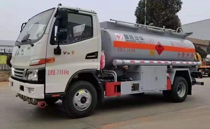 國(guó)六江淮駿鈴5噸油罐車(chē)圖片 國(guó)六江淮駿鈴5噸油罐車(chē)圖片