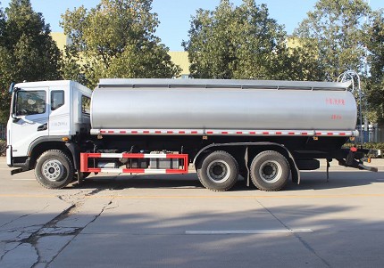 國(guó)六東風(fēng)天錦小三軸供液車圖片 國(guó)六東風(fēng)天錦小三軸供液車圖片