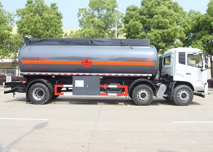 國(guó)六東風(fēng)天錦小三軸甲醇乙醇罐式運(yùn)輸車圖片 國(guó)六東風(fēng)天錦小三軸甲醇乙醇罐式運(yùn)輸車圖片