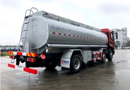 力神牌國(guó)五東風(fēng)柳汽乘龍前四后四供液車(chē) 力神牌國(guó)五東風(fēng)柳汽乘龍前四后四供液車(chē)