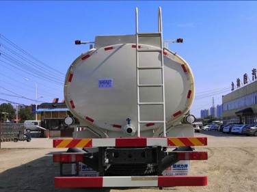 重汽豪瀚前四后八供液車(chē) 重汽豪瀚前四后八供液車(chē)