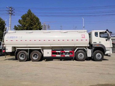 重汽豪瀚前四后八供液車(chē) 重汽豪瀚前四后八供液車(chē)