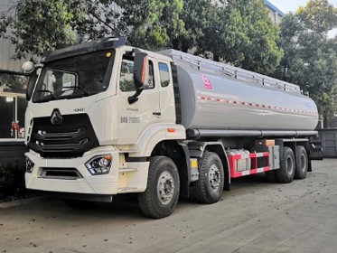 重汽豪瀚前四后八供液車(chē) 重汽豪瀚前四后八供液車(chē)