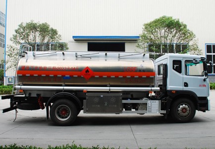 國六14.2方東風(fēng)多利卡D9鋁合金加油車 國六14.2方東風(fēng)多利卡D9鋁合金加油車