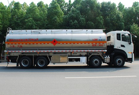 國(guó)六東風(fēng)天龍30方運(yùn)油車 國(guó)六東風(fēng)天龍30方運(yùn)油車