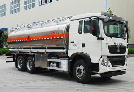 國六重汽豪沃24方運(yùn)油車 國六重汽豪沃24方運(yùn)油車