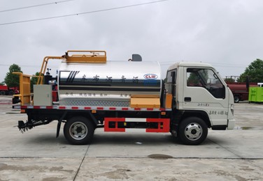 3.7立方福田藍牌普通型瀝青灑布車 3.7立方福田藍牌普通型瀝青灑布車