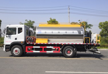 11.5立方智能型瀝青灑布車 11.5立方智能型瀝青灑布車