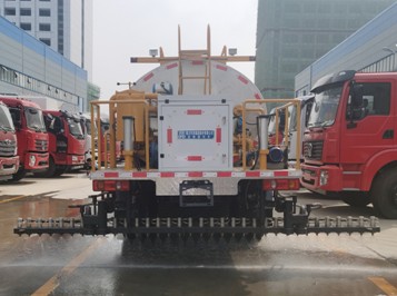 6.3立方東風華神T3智能型瀝青灑布車 6.3立方東風華神T3智能型瀝青灑布車