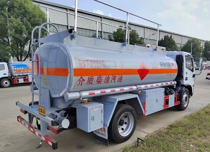 國(guó)六東風(fēng)8噸油罐車(chē) 國(guó)六東風(fēng)8噸油罐車(chē)