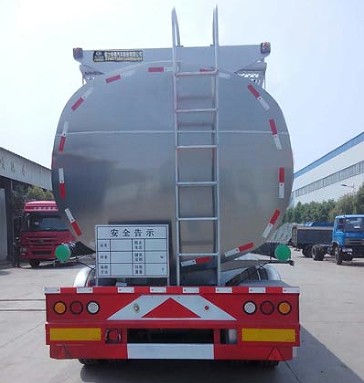 鋁合金食用油運(yùn)輸半掛車(chē) 鋁合金食用油運(yùn)輸半掛車(chē)