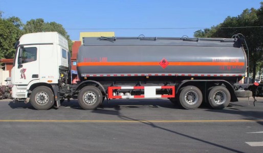 福田前四后八25方易燃液體罐式運(yùn)輸車_潤(rùn)知星牌SCS5321GRYBJ6型易燃液體罐式運(yùn)輸車 福田前四后八25方易燃液體罐式運(yùn)輸車_潤(rùn)知星牌SCS5321GRYBJ6型易燃液體罐式運(yùn)輸車