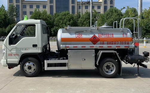 ����С��֮��1.5���{����ȼҺ�w��ʽ�\ݔ܇